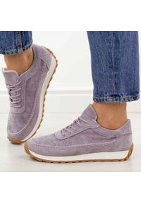 Fioletowe skórzane półbuty damskie Sergio Leone Sp001. Okazja: na co dzień. Nosek buta: okrągły. Zapięcie: sznurówki. Kolor: fioletowy. Materiał: skóra, nubuk. Szerokość cholewki: normalna. Sezon: wiosna, jesień, lato. Styl: casual, elegancki, sportowy, klasyczny #1