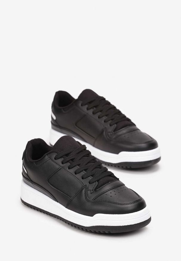 Born2be - Czarne Sneakersy z Dekoracyjnymi Wstawkami i Perforacją na Nosku Septisa. Okazja: na co dzień. Kolor: czarny. Materiał: bawełna, jeans