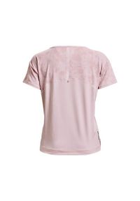 Koszulka treningowa damska Under Armour Rush Energy. Kolor: różowy. Długość rękawa: krótki rękaw. Długość: krótkie. Sport: bieganie