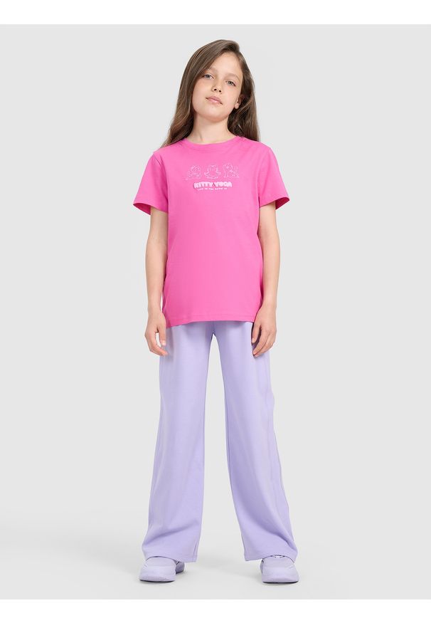 4f - 4F T-shirt regular z nadrukiem dziewczęcy - różowy 134 (8-9 lat). Okazja: na co dzień. Kolor: różowy. Materiał: jersey, bawełna, materiał. Długość rękawa: krótki rękaw. Długość: krótkie. Wzór: nadruk. Sezon: lato. Styl: sportowy, młodzieżowy, klasyczny, casual