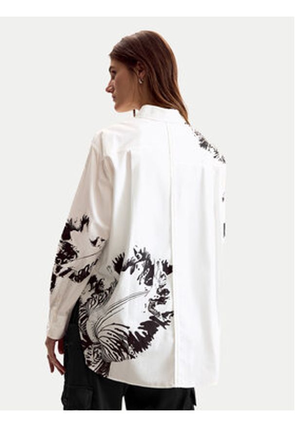 Desigual Koszula Orchid Lacroix 26SWCW29 Biały Oversize. Kolor: biały. Materiał: bawełna