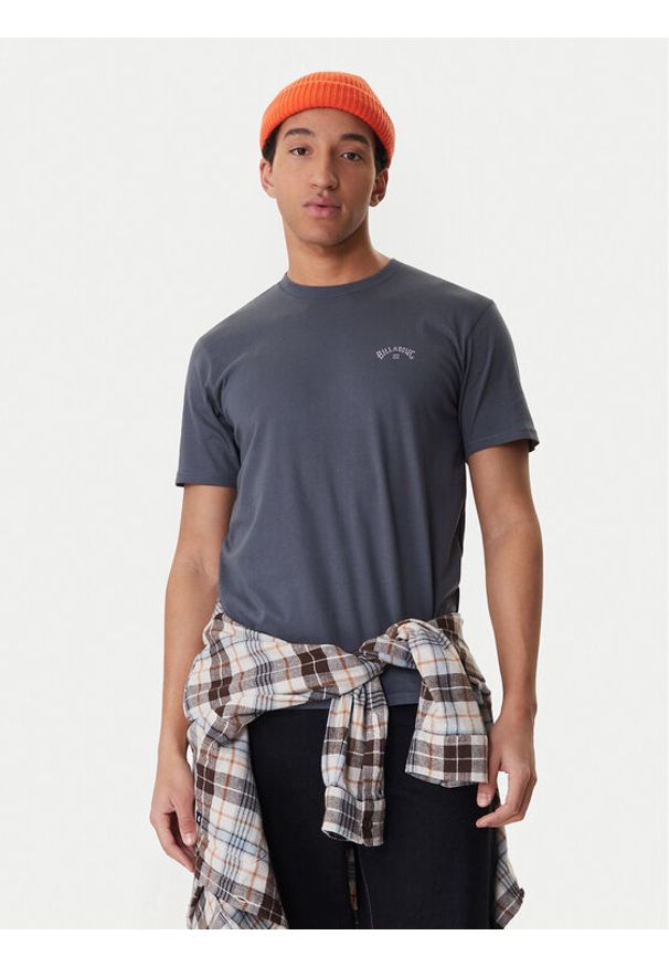 Billabong T-Shirt Arch Wave C1SS65BIP2 Szary Regular Fit. Kolor: szary. Materiał: bawełna