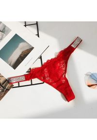 Intica - Stringi z błyszczącym pasem na specjalne okazje Handan. Kolor: czerwony. Materiał: materiał