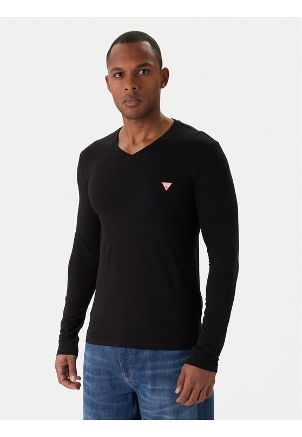 Guess Longsleeve M2YI08 J1314 Czarny Slim Fit. Kolor: czarny. Materiał: bawełna. Długość rękawa: długi rękaw
