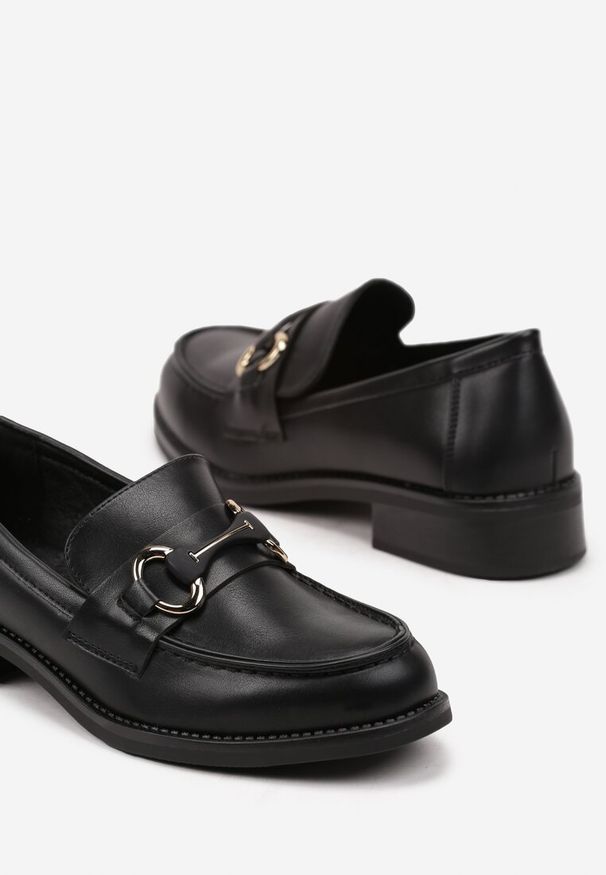 Born2be - Czarne Płaskie Mokasyny Ozdobione Klamrą Irialle. Zapięcie: klamry. Kolor: czarny. Materiał: jeans. Wzór: aplikacja. Styl: klasyczny, elegancki