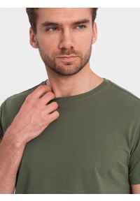 Ombre Clothing - T-shirt męski klasyczny bawełniany BASIC - khaki V6 OM-TSBS-0146 - XXL. Okazja: na co dzień. Kolor: brązowy. Materiał: bawełna. Wzór: jednolity. Styl: klasyczny #4