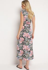 Born2be - Czarno-Różowa Sukienka Koszulowa w Kwiaty Zapinana na Guziki z Materiałowym Paskiem Himpia. Okazja: na spotkanie biznesowe. Typ kołnierza: kołnierzyk klasyczny. Kolor: czarny. Materiał: materiał. Wzór: kwiaty. Typ sukienki: koszulowe. Styl: biznesowy, klasyczny #4