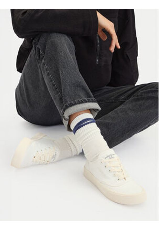 Guess Jeans Tenisówki CWBEO-WE-2025 Biały. Kolor: biały. Materiał: materiał