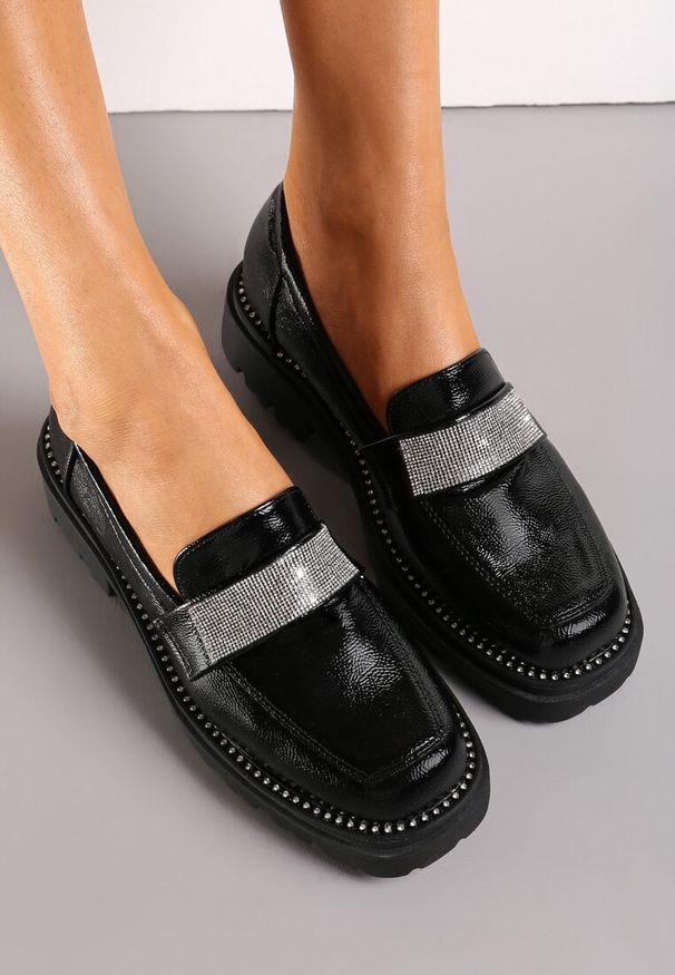 Renee - Czarne Mokasyny z Paskiem w Cyrkonie i Wkładką ze Skóry Naturalnej Gandes. Okazja: na co dzień. Zapięcie: pasek. Kolor: czarny. Materiał: skóra. Styl: casual