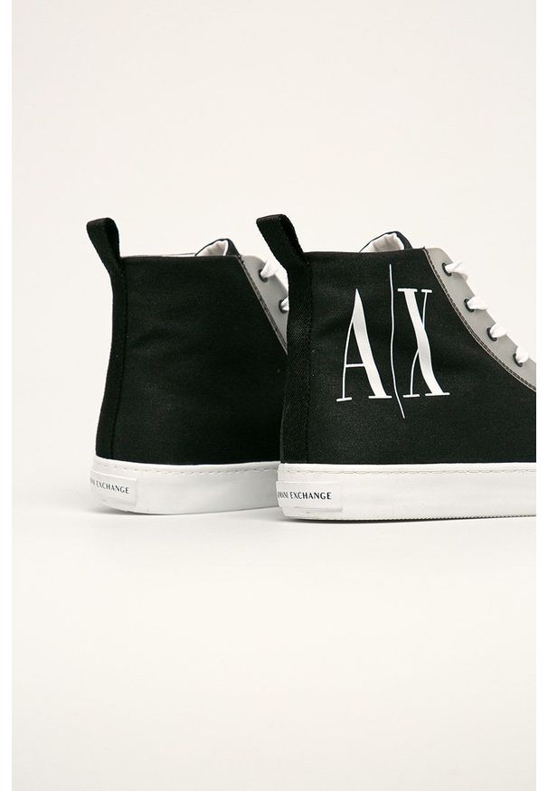 Armani Exchange - Trampki. Nosek buta: okrągły. Zapięcie: sznurówki. Kolor: czarny. Materiał: guma