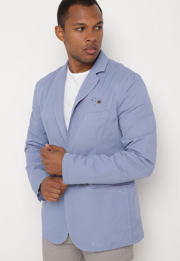 Born2be - Niebieska Marynarka Dopasowana z Bawełny Jednorzędowa z Kieszeniami Wiasola. Kolor: niebieski. Materiał: bawełna. Wzór: aplikacja. Styl: klasyczny