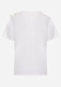 Born2be - Biały Klasyczny T-shirt z Bawełny Zdobiony Aplikacją 3D w Kształcie Kwiatów Noebel. Okazja: na co dzień. Kolor: biały. Materiał: bawełna. Wzór: kwiaty, aplikacja. Sezon: lato. Styl: klasyczny #7