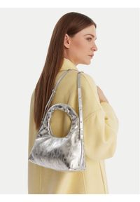 Calvin Klein Torebka Puffy Aop Mini Bag With Strap LV04F3444G Srebrny. Kolor: srebrny. Materiał: skórzane #1