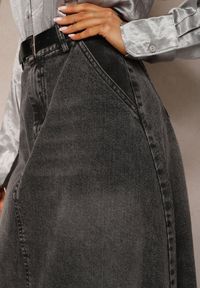 Renee - Czarna Trapezowa Spódnica z Bawełny Jeansowa Ozdobiona Paskiem i Strzępieniami na Dole Meraleo. Kolor: czarny. Materiał: jeans, bawełna. Wzór: aplikacja #3