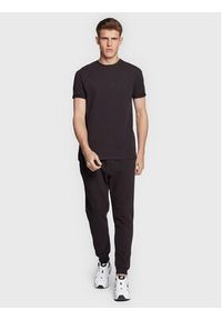OCAY T-Shirt 22-311012 Czarny Regular Fit. Kolor: czarny. Materiał: bawełna