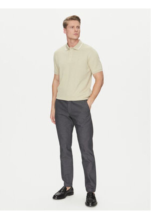 Marciano Guess Polo 5GHP08 6322A Beżowy Regular Fit. Typ kołnierza: polo. Kolor: beżowy. Materiał: len, bawełna