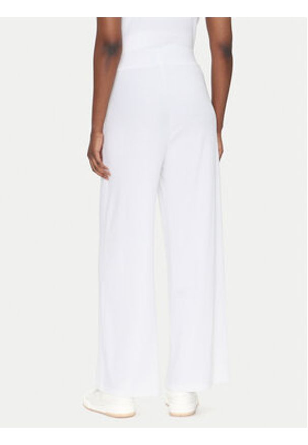 EA7 Emporio Armani Spodnie materiałowe 7W000165 AF12654 U0002 Biały Regular Fit. Kolor: biały. Materiał: wiskoza