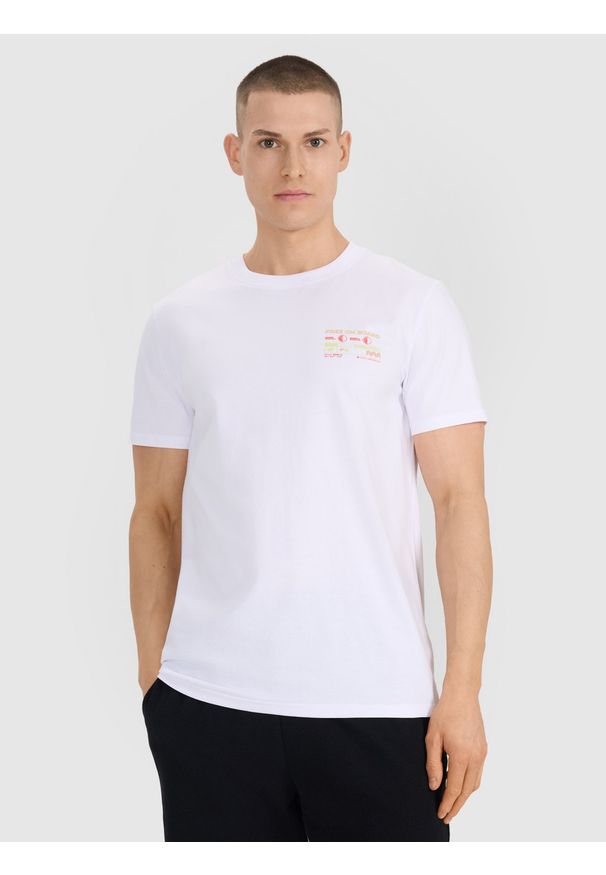 4f - 4F T-shirt regular z nadrukiem męski - biały XXL. Okazja: na co dzień. Kolor: biały. Materiał: bawełna, jersey, tkanina. Długość rękawa: krótki rękaw. Długość: krótkie. Wzór: nadruk. Styl: sportowy, casual, elegancki, klasyczny