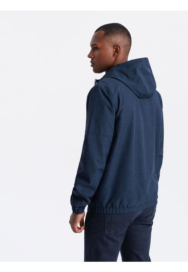Ombre Clothing - Lekka sportowa kurtka męska z polarową podszewką – granatowa V2 OM-JANP-0136 - XXL. Typ kołnierza: kołnierzyk stójkowy. Kolor: niebieski. Materiał: polar. Wzór: aplikacja, melanż, nadruk, ze splotem. Styl: sportowy