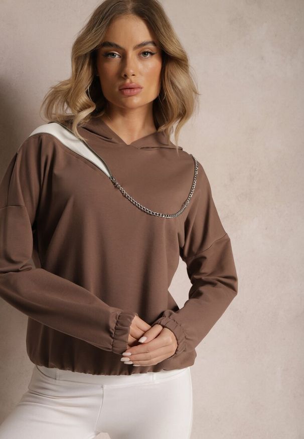 Renee - Brązowa Asymetryczna Bluza z Bawełny z Kapturem i Ozdobnym Suwakiem Lueur. Typ kołnierza: kaptur. Kolor: brązowy. Materiał: bawełna. Wzór: aplikacja
