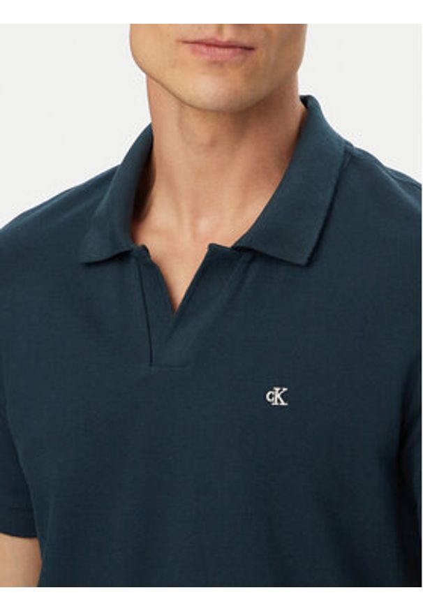 Calvin Klein Jeans Polo LV04RF215G Granatowy Regular Fit. Typ kołnierza: polo. Kolor: niebieski. Materiał: bawełna