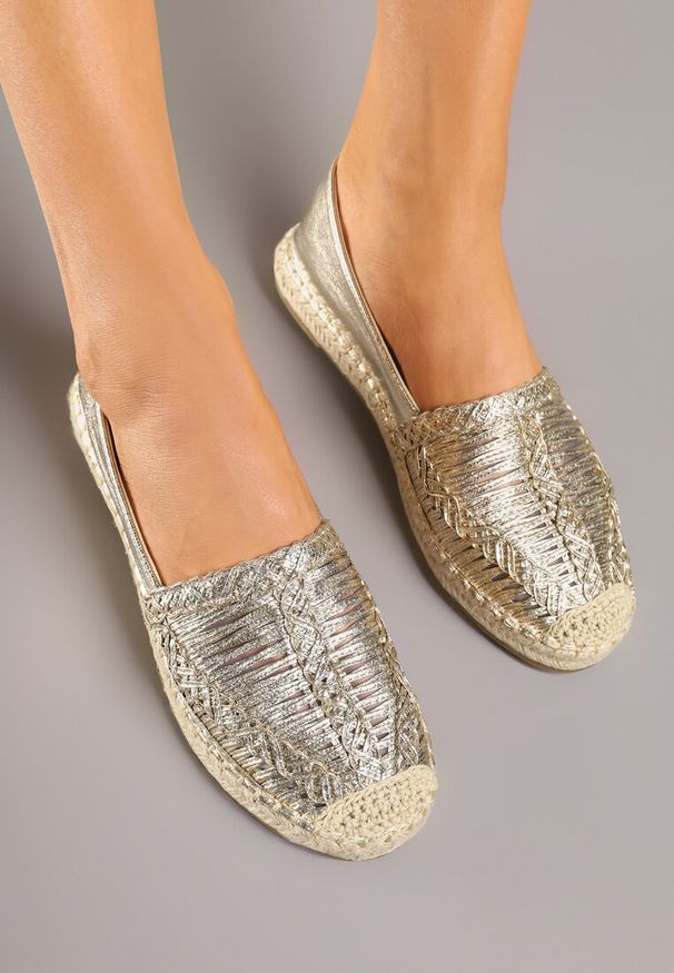 Renee - Złote Espadryle z Ozdobną Plecionką na Cholewce w Stylu Boho Adisella. Okazja: na co dzień. Kolor: złoty. Materiał: jeans. Szerokość cholewki: normalna. Styl: boho
