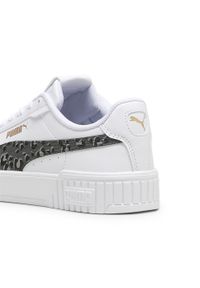 Puma - Młodzieżowe sneakersy Carina 2.0 Animal Update PUMA White Mineral Gray Gold. Kolor: żółty, wielokolorowy, szary, biały. Wzór: motyw zwierzęcy, nadruk. Sezon: lato