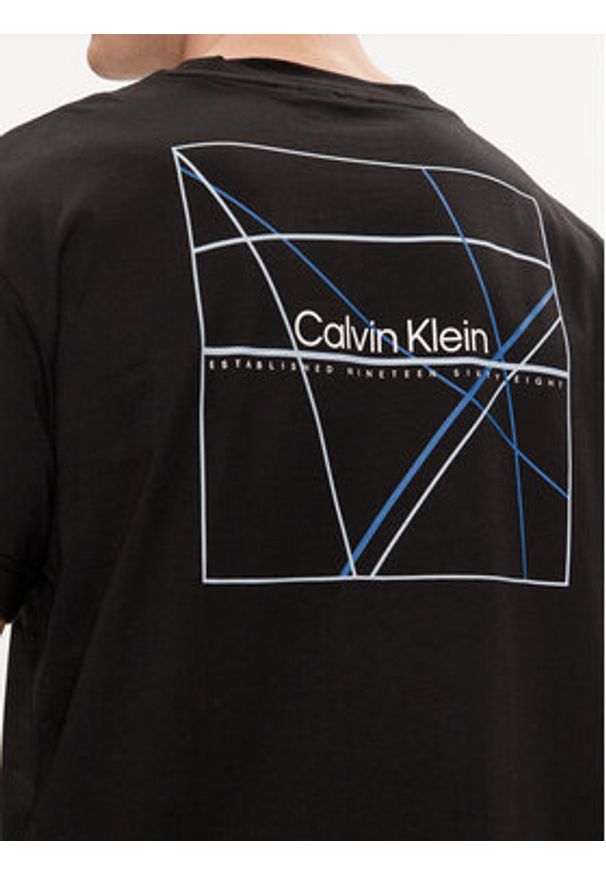 Calvin Klein T-Shirt Linear Back Logo K10K112486 Czarny Regular Fit. Kolor: czarny. Materiał: bawełna