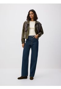 Reserved - Jeansy wide leg - granatowy. Kolor: niebieski