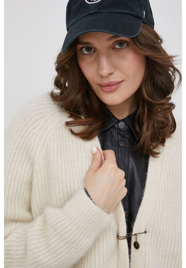 Superdry Kardigan wełniany damski kolor kremowy ciepły. Okazja: na co dzień. Kolor: beżowy. Materiał: wełna. Długość rękawa: raglanowy rękaw. Styl: casual