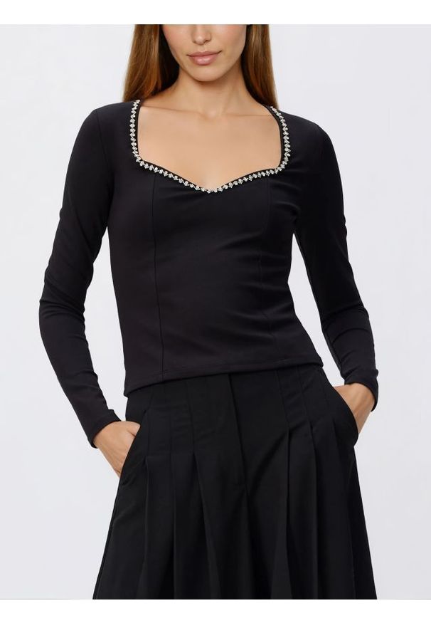 Reserved - Bluzka z błyszczącą aplikacją - czarny. Kolor: czarny. Materiał: wiskoza, dzianina. Wzór: aplikacja