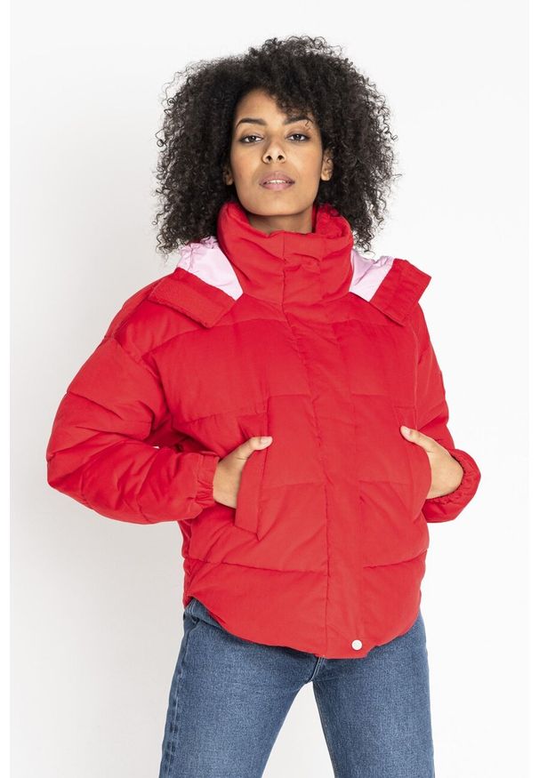 Lee - LEE CROPPED PUFFER JKT KURTKA ZIMOWA DAMSKA WARP RED L56VVCKG. Sezon: zima