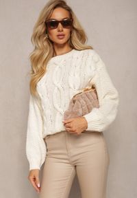 Renee - Biały Sweter o Luźnym Kroju z Modnym Splotem Osma. Kolor: biały. Wzór: ze splotem. Sezon: jesień, zima #4