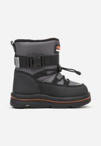 Born2be - Szare Śniegowce Wodoodporne z Napisem i Paskiem z Klamrą Monariella. Okazja: na co dzień. Zapięcie: klamry. Kolor: szary. Materiał: dresówka, jeans. Wzór: napisy. Styl: casual #1