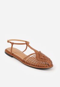 Born2be - Brązowe Płaskie Sandały VICES z Paskiem w Kształcie T i Zakrytym Noskiem Ciradyl. Okazja: na co dzień, do pracy, na spotkanie biznesowe. Zapięcie: pasek. Kolor: brązowy. Materiał: jeans, len. Styl: casual, biznesowy #5