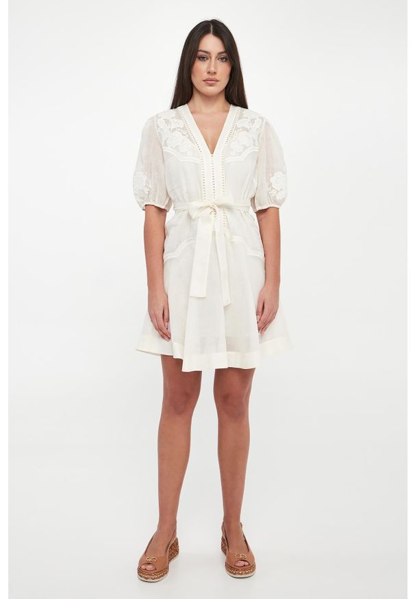 Twinset Milano - Sukienka z ramii z haftami TWINSET. Wzór: haft