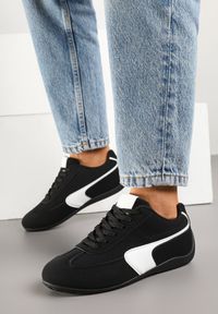 Renee - Czarne Sneakersy Typu Klasyczne Tenisówki Zelritia. Okazja: na spotkanie biznesowe, na co dzień. Kolor: czarny. Materiał: jeans. Szerokość cholewki: normalna. Wzór: aplikacja #6