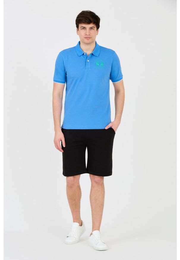 La Martina - LA MARTINA Niebieskie męskie polo z dużym logo, Rozmiar XXL. Typ kołnierza: polo. Kolor: niebieski