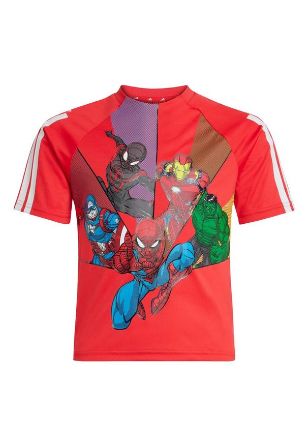 Koszulka Adidas Marvel Spider-Man. Kolor: czerwony, biały, wielokolorowy. Materiał: materiał. Wzór: motyw z bajki. Sport: joga i pilates