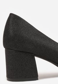 Renee - Czarne Czółenka Vices na Słupku z Brokatem ze Skórzaną Wkładką Izahelia. Okazja: na spotkanie biznesowe, do pracy, na imprezę. Kolor: czarny. Materiał: skóra. Obcas: na słupku. Styl: biznesowy, elegancki, klasyczny #7