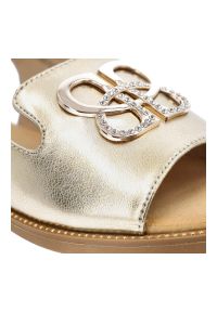 Złote Sandały Filippo Modne Obuwie Damskie. Okazja: na co dzień. Zapięcie: pasek. Kolor: złoty. Materiał: skóra ekologiczna. Wzór: aplikacja. Sezon: lato. Styl: casual, elegancki #6