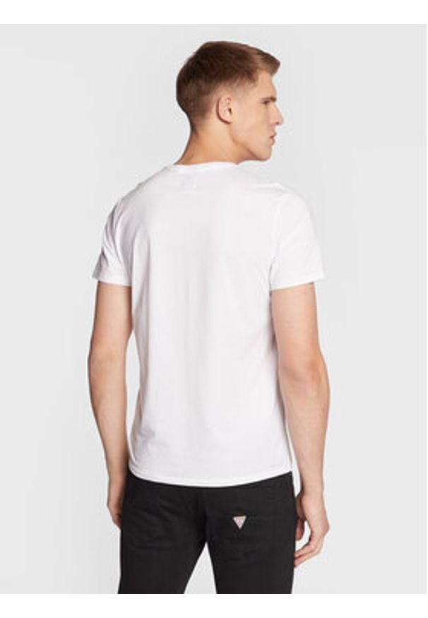 Guess T-Shirt M2BP47 K7HD0 Biały Slim Fit. Kolor: biały. Materiał: bawełna