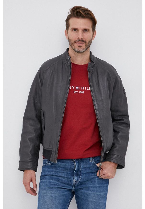 Pepe Jeans - Kurtka skórzana Moses. Okazja: na co dzień. Kolor: szary. Materiał: skóra. Długość rękawa: raglanowy rękaw. Wzór: gładki. Styl: casual
