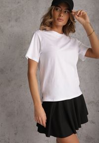 Renee - Biały Bawełniany T-shirt Ozdobiony po Bokach Rozcięciami Brinelle. Kolor: biały. Materiał: bawełna. Wzór: aplikacja. Sezon: lato. Styl: elegancki, sportowy #1