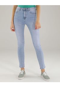 Unisono - KLASYCZNE JEANSY 42-8005 JEANS. Materiał: jeans. Styl: klasyczny