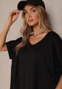 Renee - Czarny T-shirt z Wiskozą w Stylu Nietoperza Liofala. Okazja: na co dzień. Kolor: czarny. Materiał: wiskoza. Styl: casual, elegancki
