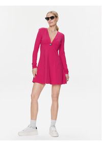 Tommy Jeans Sukienka codzienna Xs Badge DW0DW16484 Różowy Slim Fit. Okazja: na co dzień. Kolor: różowy. Materiał: bawełna. Typ sukienki: proste. Styl: casual #2