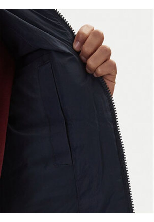 Tommy Jeans Kurtka zimowa DM0DM22730 Granatowy Regular Fit. Kolor: niebieski. Materiał: syntetyk. Sezon: zima