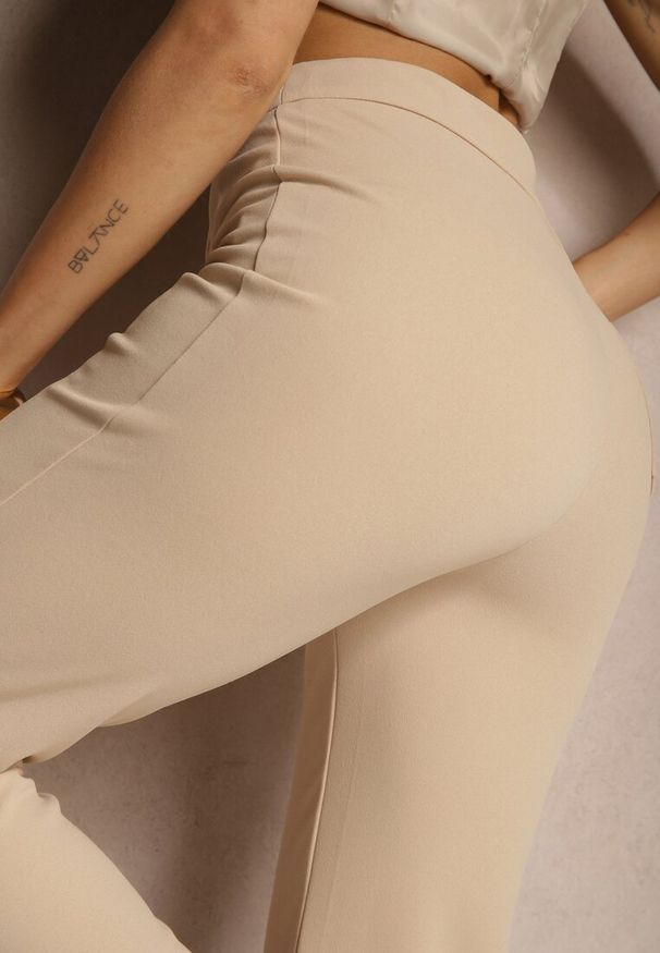 Renee - Beżowe Spodnie z Wiskozą High Waist w Eleganckim Stylu Tatariela. Okazja: na co dzień, na spotkanie biznesowe. Stan: podwyższony. Kolor: beżowy. Materiał: wiskoza. Styl: elegancki