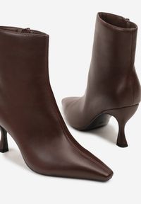 Renee - Brązowe Botki Vices na Kaczuszce Fallonea. Kolor: brązowy. Materiał: jeans. Obcas: na szpilce. Styl: elegancki. Wysokość obcasa: średni #7
